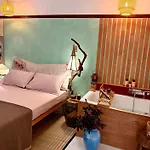 Midorigami Jacuzzi Spanish Steps *